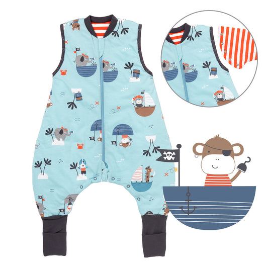 Schlafsack mit Füßen umklappbaren Bündchen und Ärmeln 1.0 TOG_Pirat_Vorderseite mit Armausschnitt_1182