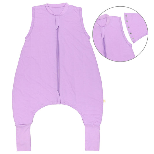 Schlafsack mit Füßen umklappbaren Bündchen und Ärmeln 1.0 TOG_Lavendel_Vorderseite mit Armausschnitt_1200
