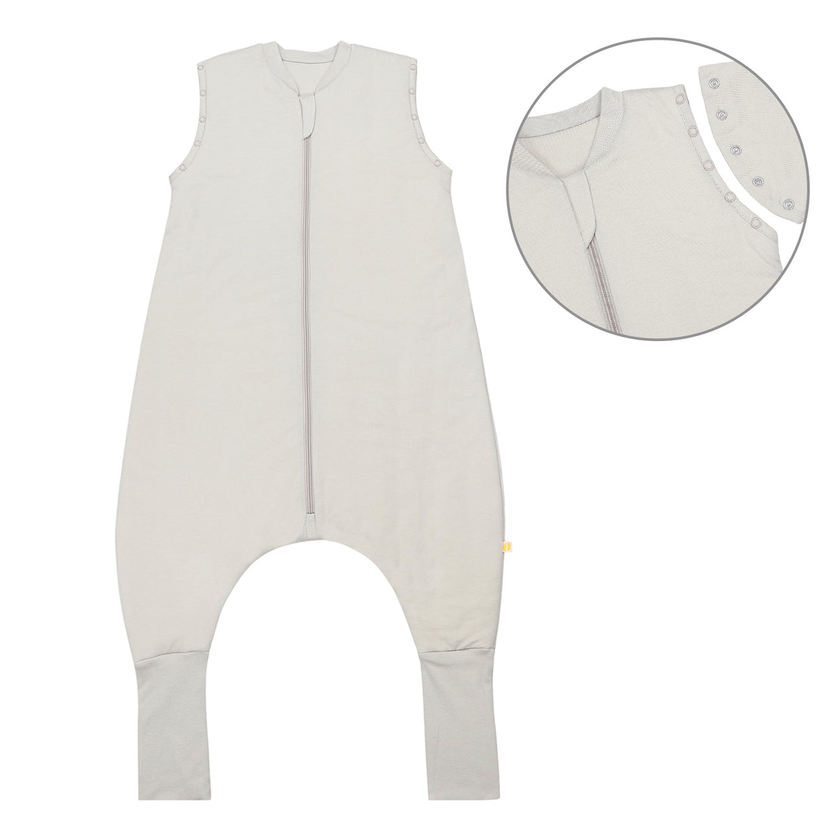 Schlafsack mit Füßen umklappbaren Bündchen und Ärmeln 1.0 TOG_Taupe_Vorderseite_1200