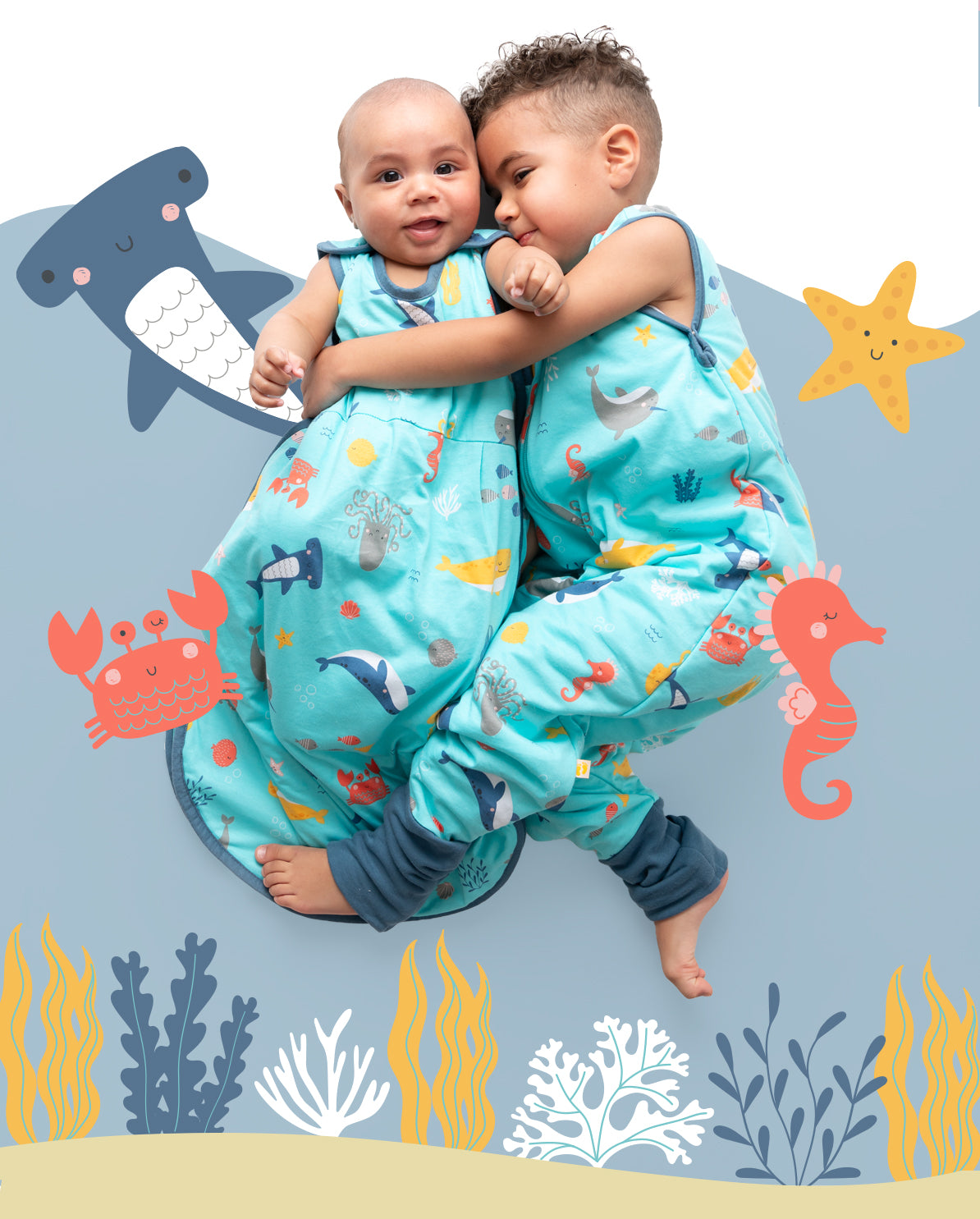 Baby im Meerestiere Schlafsack
